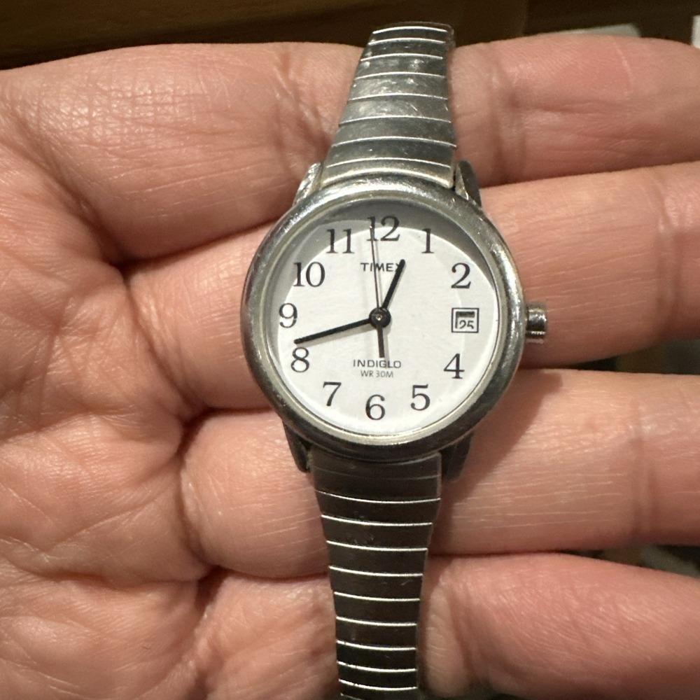 Working Women's Timex Silver Easy Reader Stainless Steel Watch 25mm‎ Fit 7in"